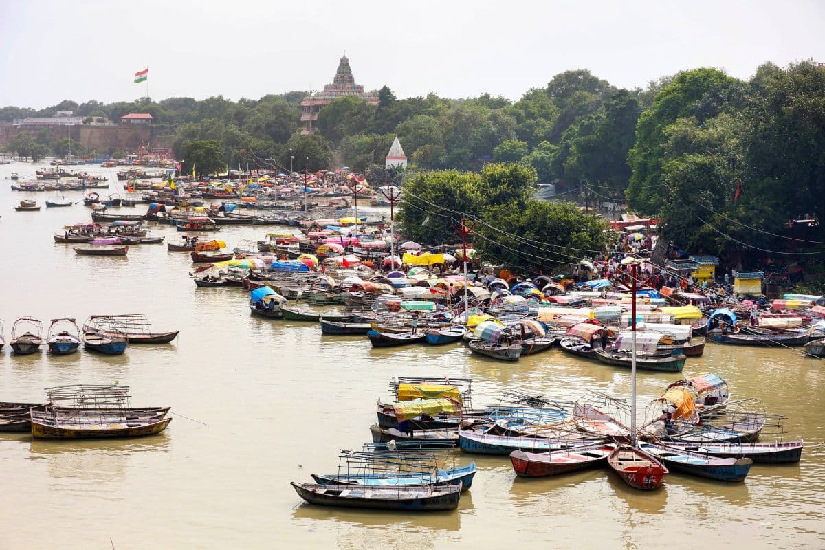 Uttar Pradesh News: प्रयागराज में गंगा-यमुना उफान पर, कई इलाके जलमग्न