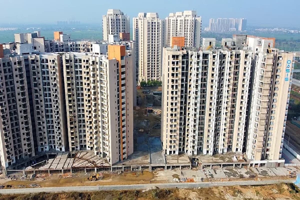 दिल्ली-एनसीआर में यमुना एक्सप्रेसवे के किनारे 450% महंगी हो गई जमीन, फ्लैट बजट से बाहर