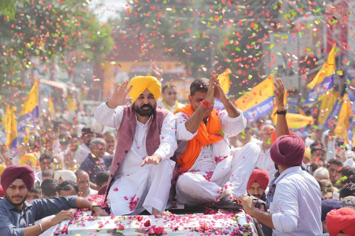 Punjab Cabinet Reshuffle : दिल्ली के बाद पंजाब में हलचल तेज, 4 मंत्रियों ने दिया इस्तीफा, मान सरकार में होगा बड़ा फेरबदल