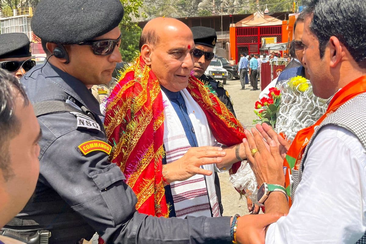 Jammu And Kashmir Elections: राजनाथ सिंह बोले- एक दिन POK के लोग कहेंगे, हमें पाकिस्तान में नहीं रहना