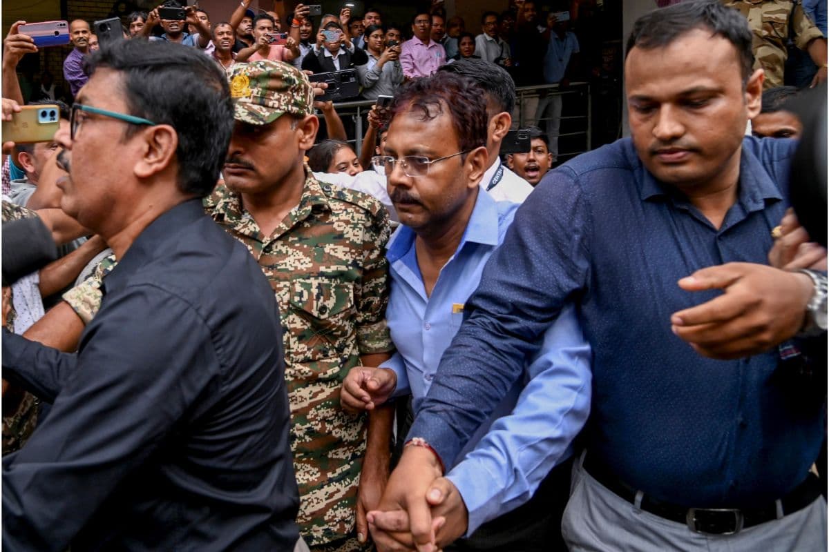 Kolkata Doctor Murder Case: CBI की बड़ी कार्रवाई, पूर्व प्रिंसिपल संदीप घोष और SHO गिरफ्तार