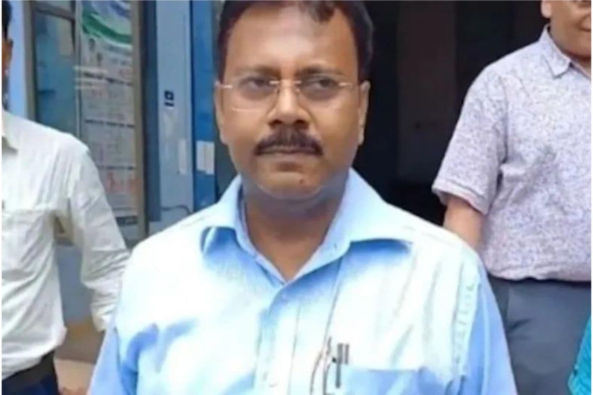 Kolkata Doctor Murder : उलझे पेंच को सुलझाने के लिए संदीप घोष से सीबीआई की  पूछताछ जारी