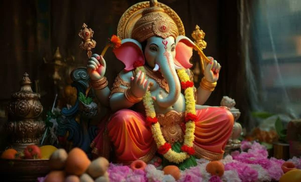 Top 5 Ganesh Pandals in Mumbai: गणेशोत्सव का हिस्सा बनने आएं मुंबई के 5 गणपति पंडाल, देशभर में हैं प्रसिद्ध