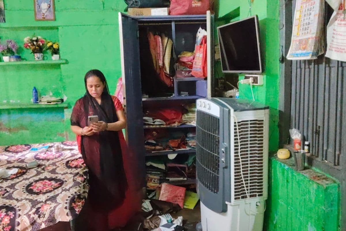 Bengal Crime News: आसनसोल में रेलकर्मी की पत्नी और दो बच्चों को बनाया बंधक, 10 लाख गहने लेकर हुए फरार