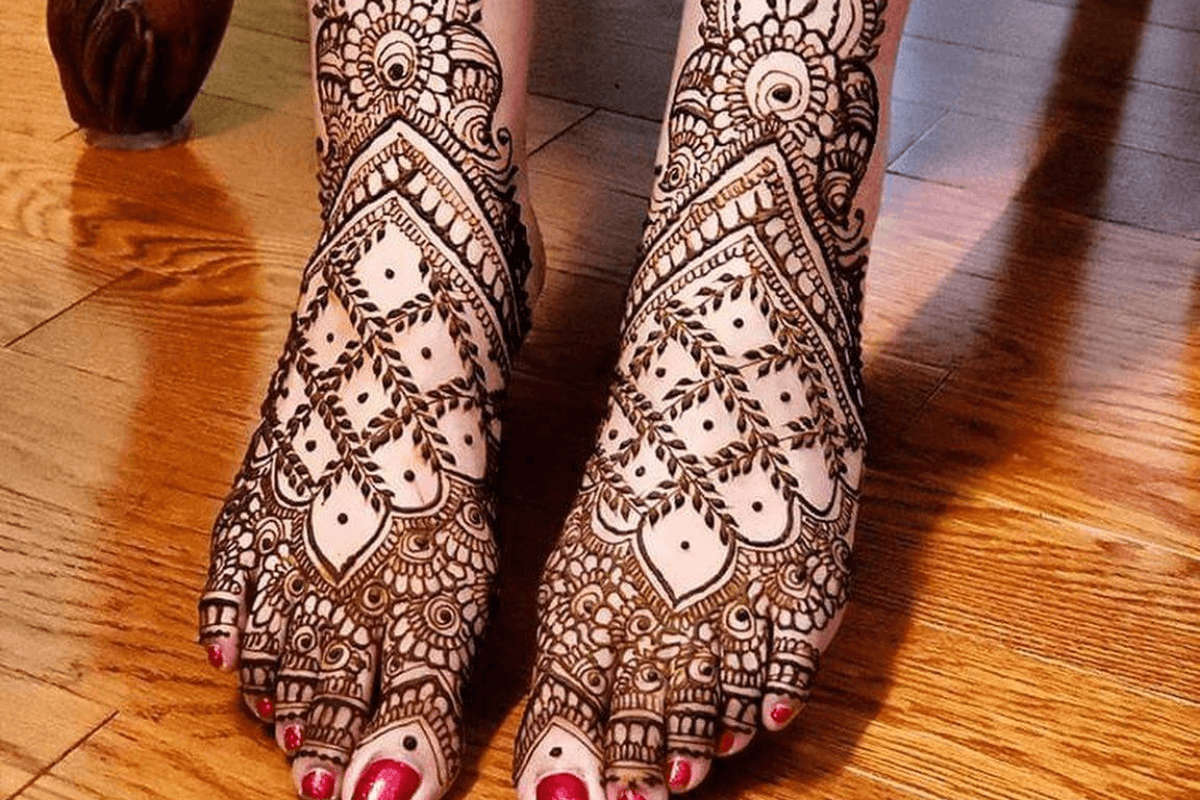 Haritalika Teej 2024: पैर की मेहंदी के नए ट्रेंड्स जो आपकी सुंदरता को चार चांद लगाएंगे
