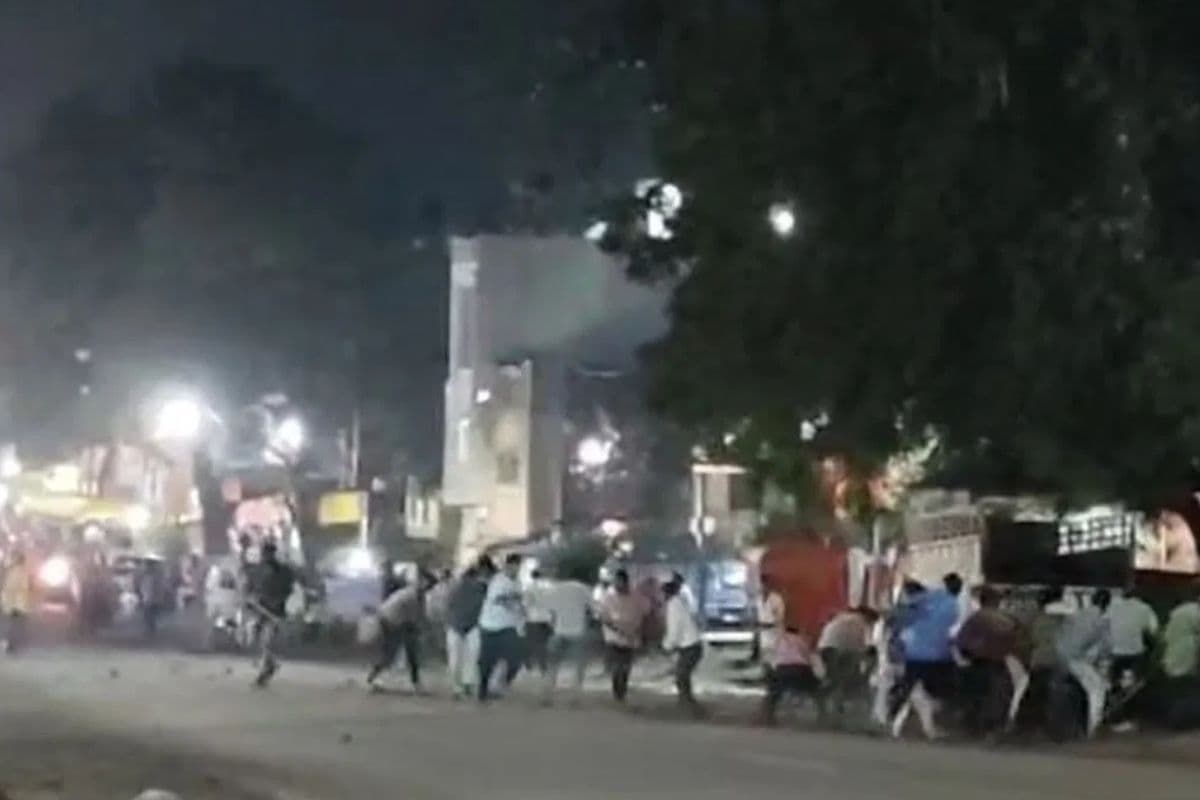 MP के शाजापुर में हिंसा भड़की, गोली और पथराव में एक की मौत