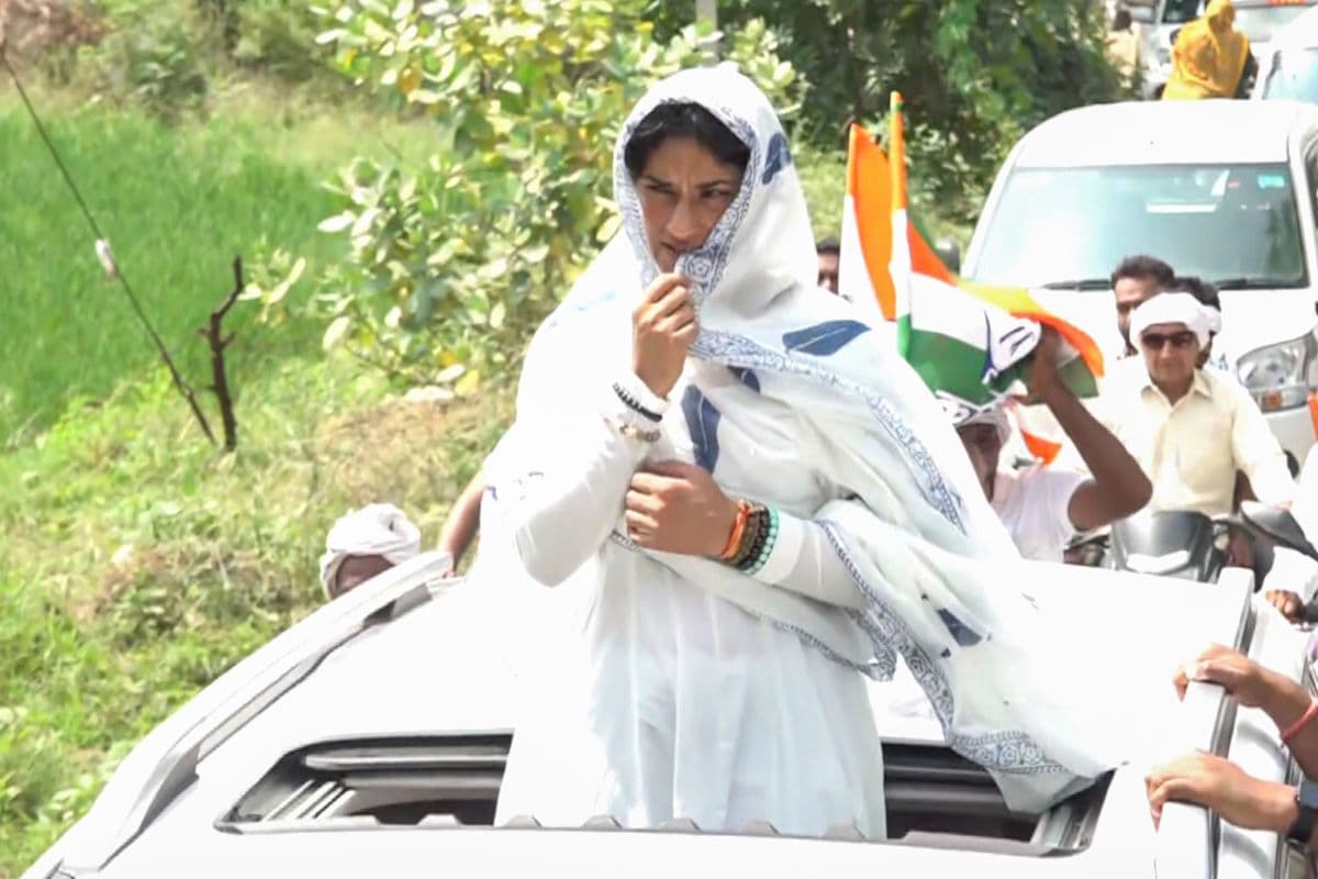 Haryana Election 2024: चुनावी दंगल में शामिल रेसलर विनेश फोगाट ने दाखिल किया नामांकन, कह दी बड़ी बात