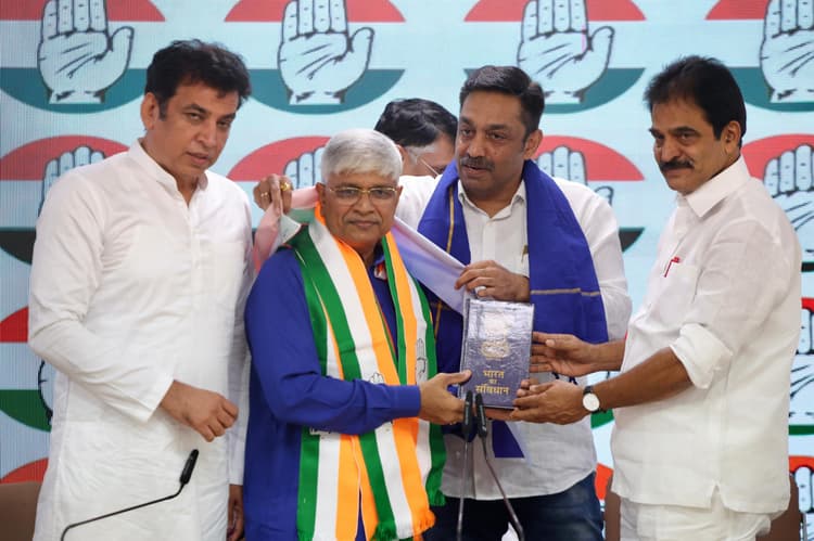 Congress: आप नेता राजेंद्र पाल गौतम कांग्रेस में हुए शामिल, आप-कांग्रेस गठबंधन पर पड़ सकता है असर