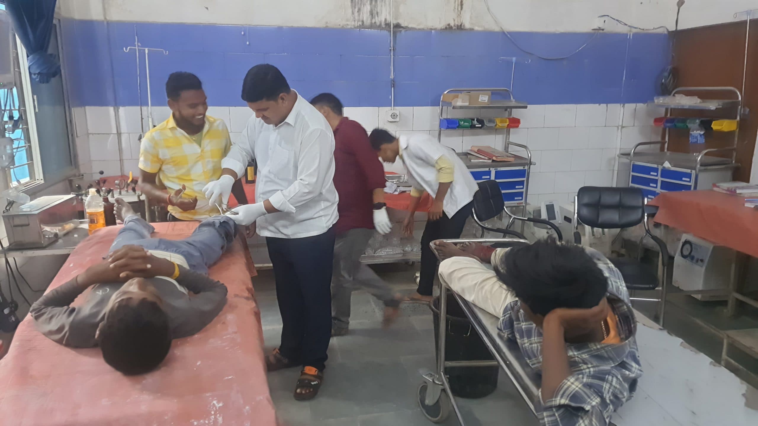 Aurangabad News: NH-139 पर तेज रफ्तार कार ने ई-रिक्शा को मारी टक्कर, दादी-पोता समेत 6 घायल