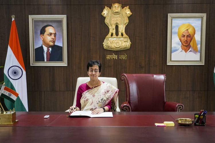 Mukhyamantri Mahila Samman Yojana: 18 साल से ऊपर की सभी महिलाओं को दिल्ली सरकार देगी 1000 रुपये, इन्हें नहीं मिलेगा योजना का लाभ