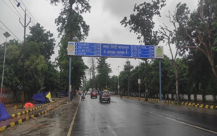 Cyclone Dana: डराने लगा डाना, बिहार की 12 ट्रेनें रद्द, पटना से कोलकाता की फ्लाइट भी कैंसिल