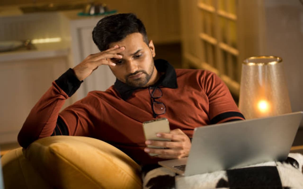 Vastu Tips: करियर में नहीं मिल रही तरक्की? जरूर अपनाएं वास्तु से जुड़े ये उपाय