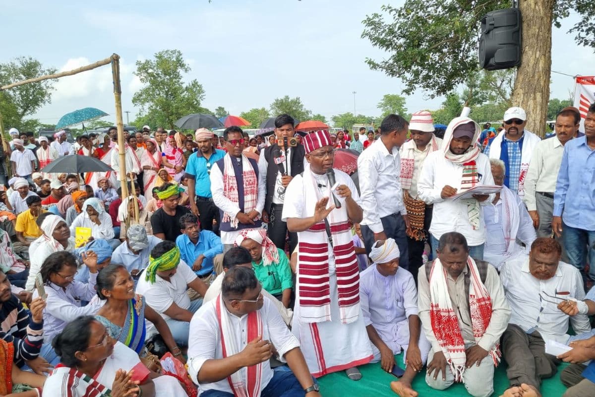 Deori Mandir News: तमाड़ में आदिवासी संगठनों का महाजुटान, दिउड़ी मंदिर की जमीन बचाने का लिया संकल्प