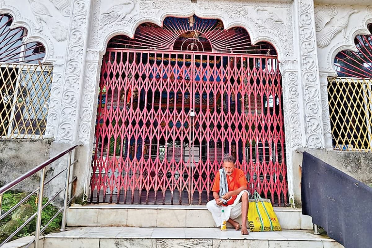 दिउड़ी में आदिवासियों का महाजुटान, मंदिर के ट्रस्ट को भंग करने की मांग