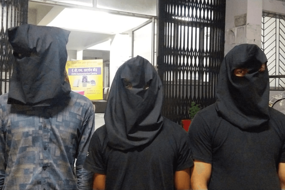 यूपी से आकर झारखंड में करते थे वाहनों से डीजल चोरी, पुलिस ने दौड़ाकर पकड़ा