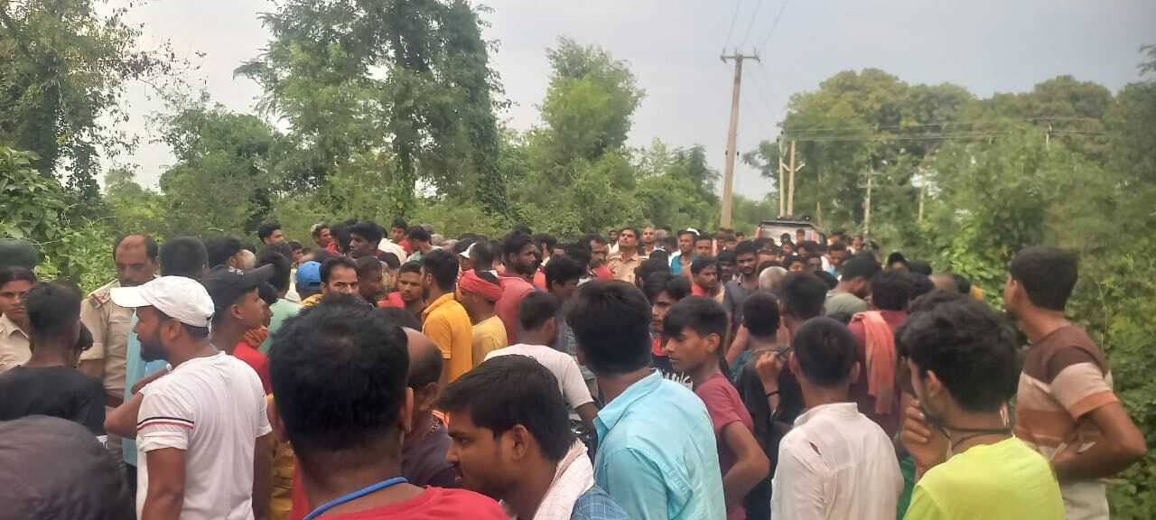 बीमार मां को रिसीव करने जा रहे युवक की सड़क दुर्घटना में मौत