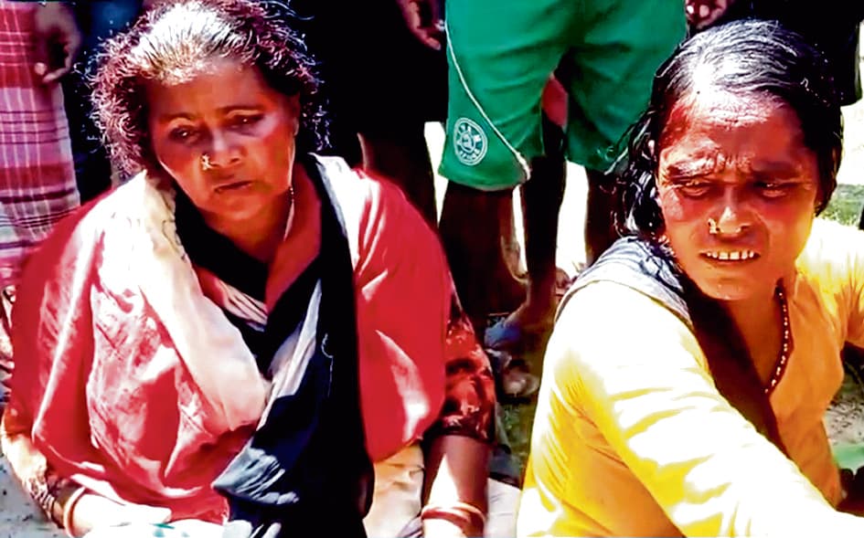 बच्चा चोर के शक में दो महिलाओं की सामूहिक पिटाई