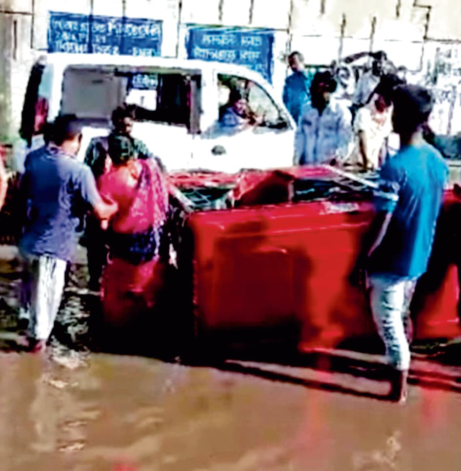 कांकसा : राजबांध में टोटो पलटा, चार लोग जख्मी