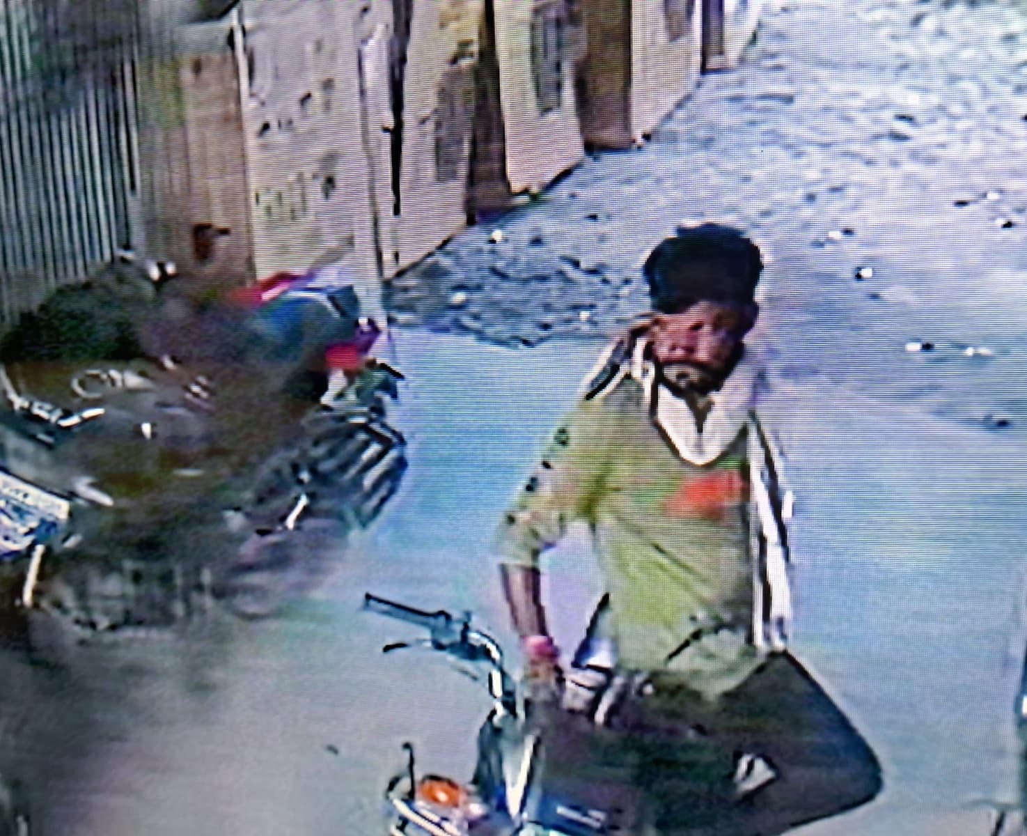 Samastipur News:Crime News:सीसीटीवी कैमरे में कैद हुई बाइक चोरी की तस्वीर, पुलिस से शिकायत