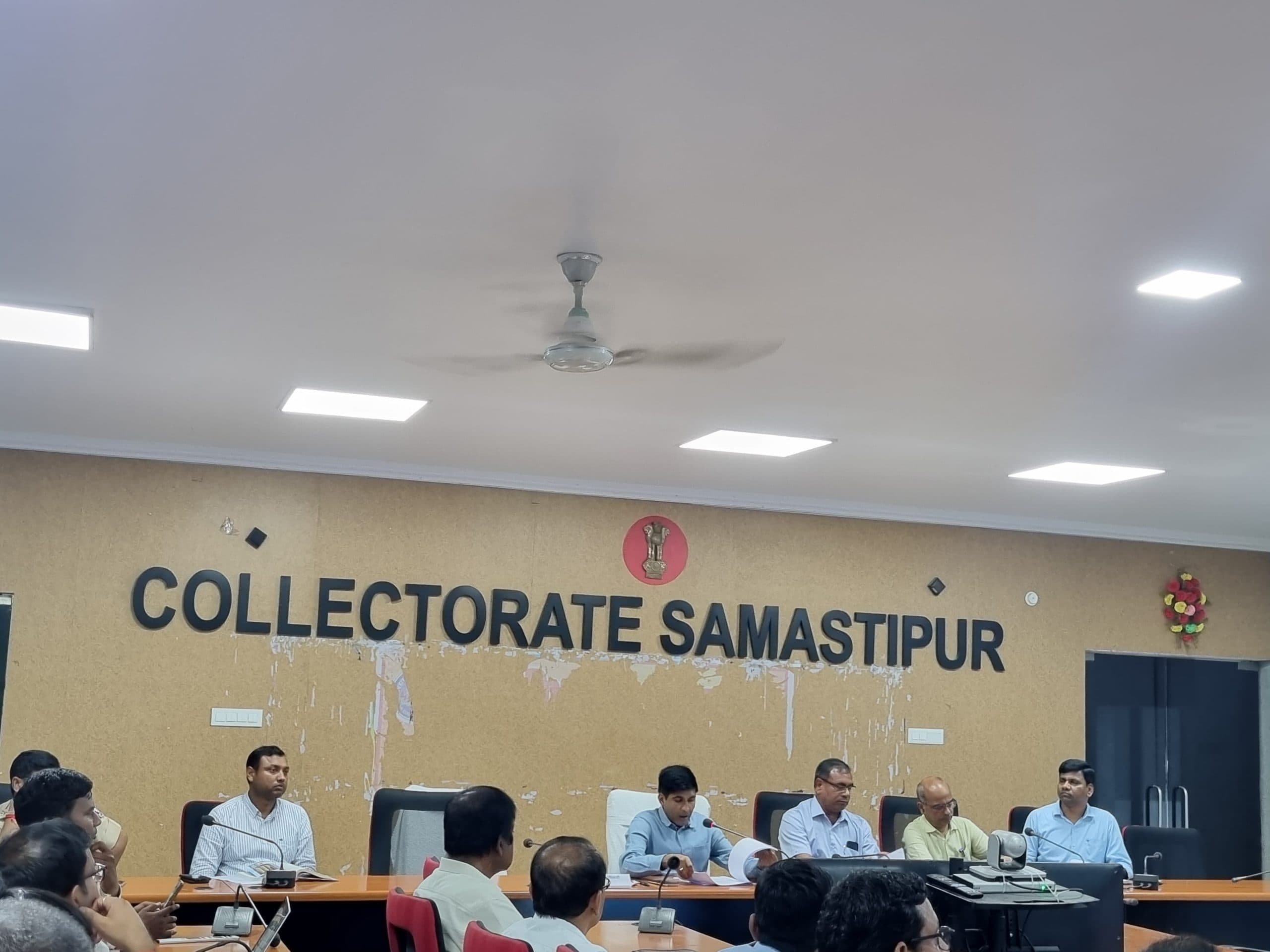 Samastipur News: Samastipur Collectorate: सर्वजन दवा अभियान की नियमित निगरानी नहीं होने से डीएम नाराज,डीएम ने मलेरिया पदाधिकारी से पूछा स्पष्टीकरण