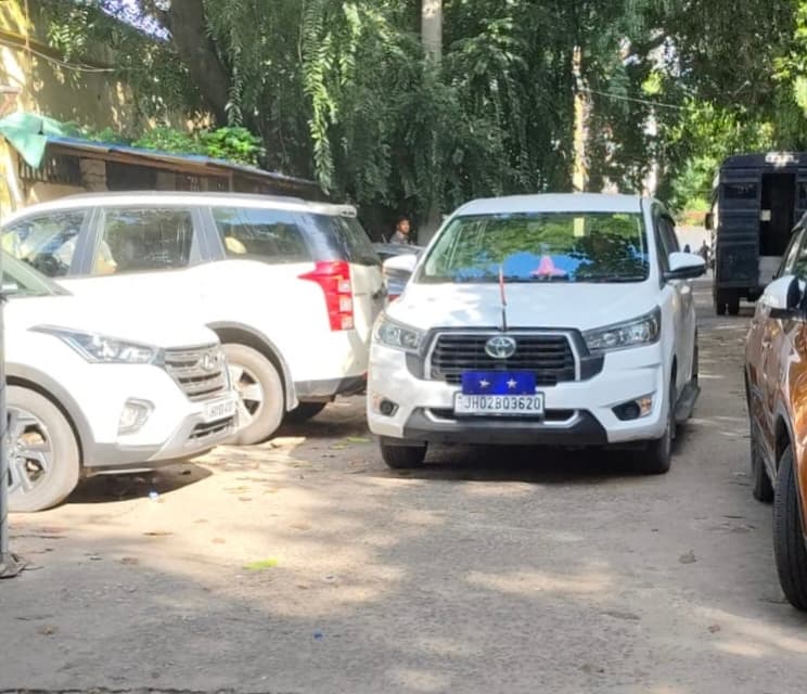 धनबाद मंडल कारा में योगदान नहीं देने पर जेल अधिकारी सुबोध पांडेय निलंबित