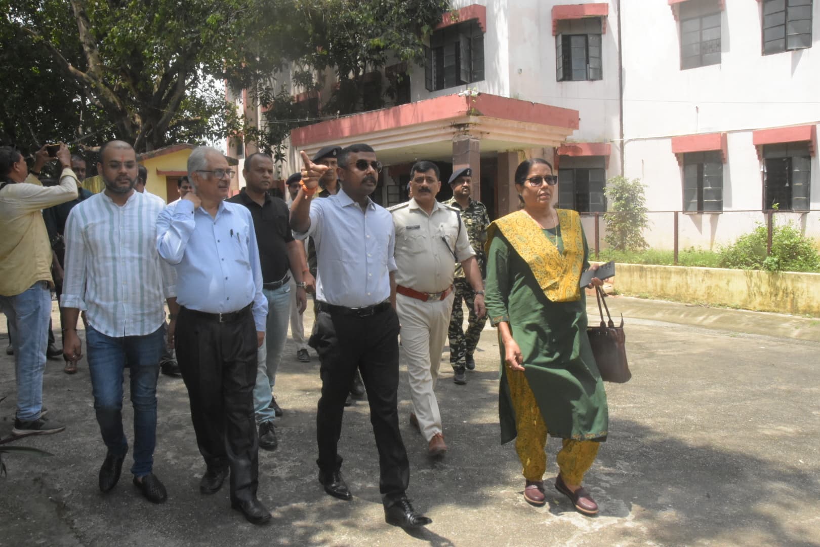 एसएनएमएमसीएच अस्पताल के सिर्फ मुख्य प्रवेश द्वारा से हो इंट्री व एग्जिट