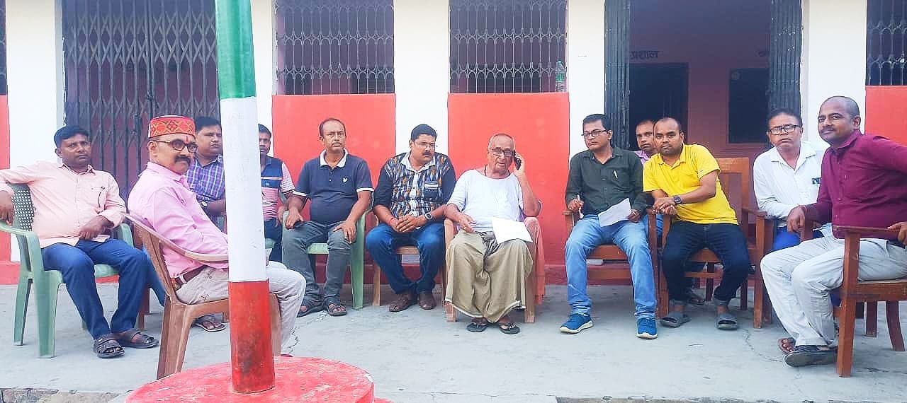 नव प्रशिक्षित शिक्षकों ने उठाया वेतन विसंगति का मुद्दा