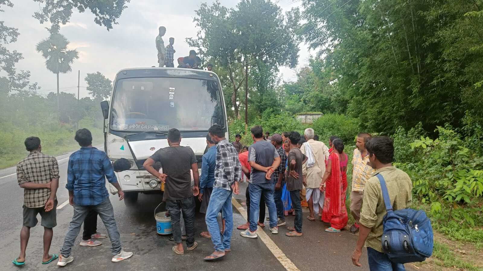 हादसा : चलती बस में लगी आग, समय रहते यात्रियों ने बुझायी