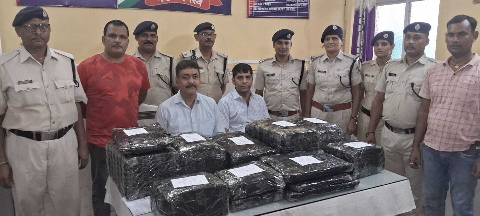 कामाख्या-दिल्ली ब्रह्मपुत्र मेल के एसी कोच से एक क्वींटल गांजा बरामद