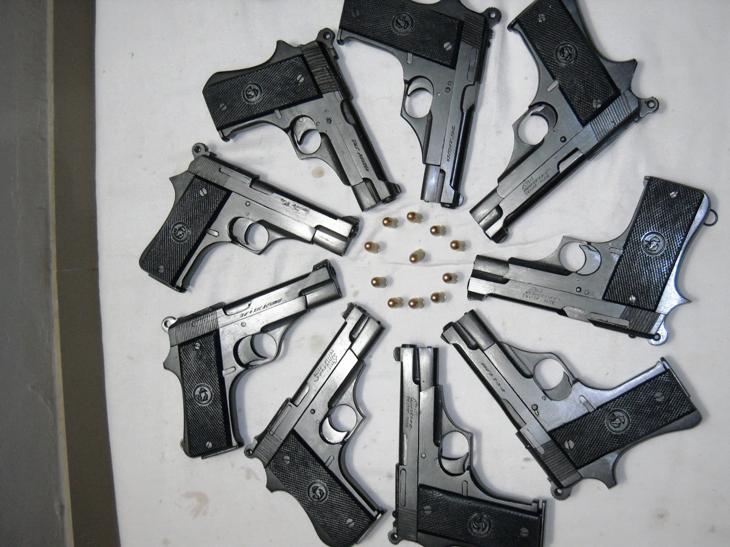 मुंगेर के ग्रामीण क्षेत्रों में सज रही हथियार की मंडी, पुलिस के लिये बनी चुनौती