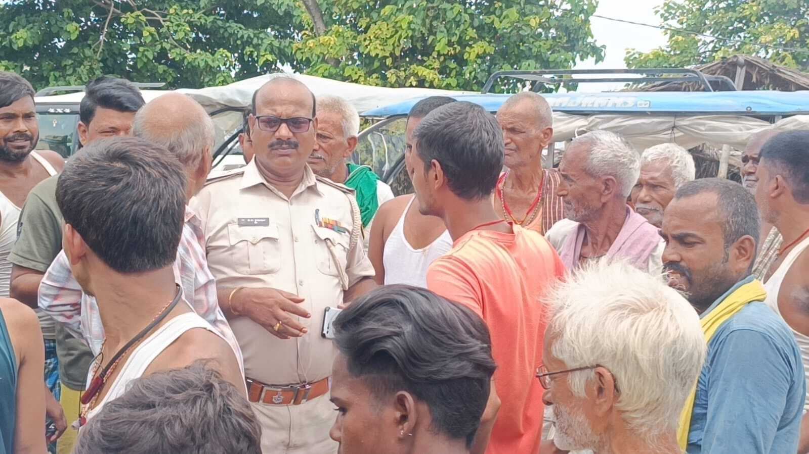 लस्सी का पैसा मांगने पर दारोगा ने की दुकानदार की पिटाई, एसपी ने दिया जांच का आदेश