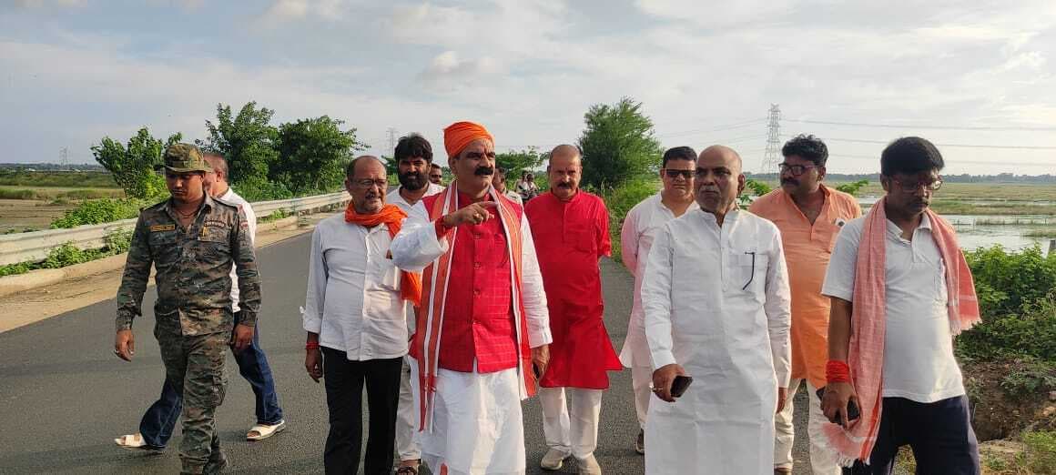 Darbhanga News: सांसद ने दरभंगा एम्स के प्रस्तावित स्थल का किया निरीक्षण