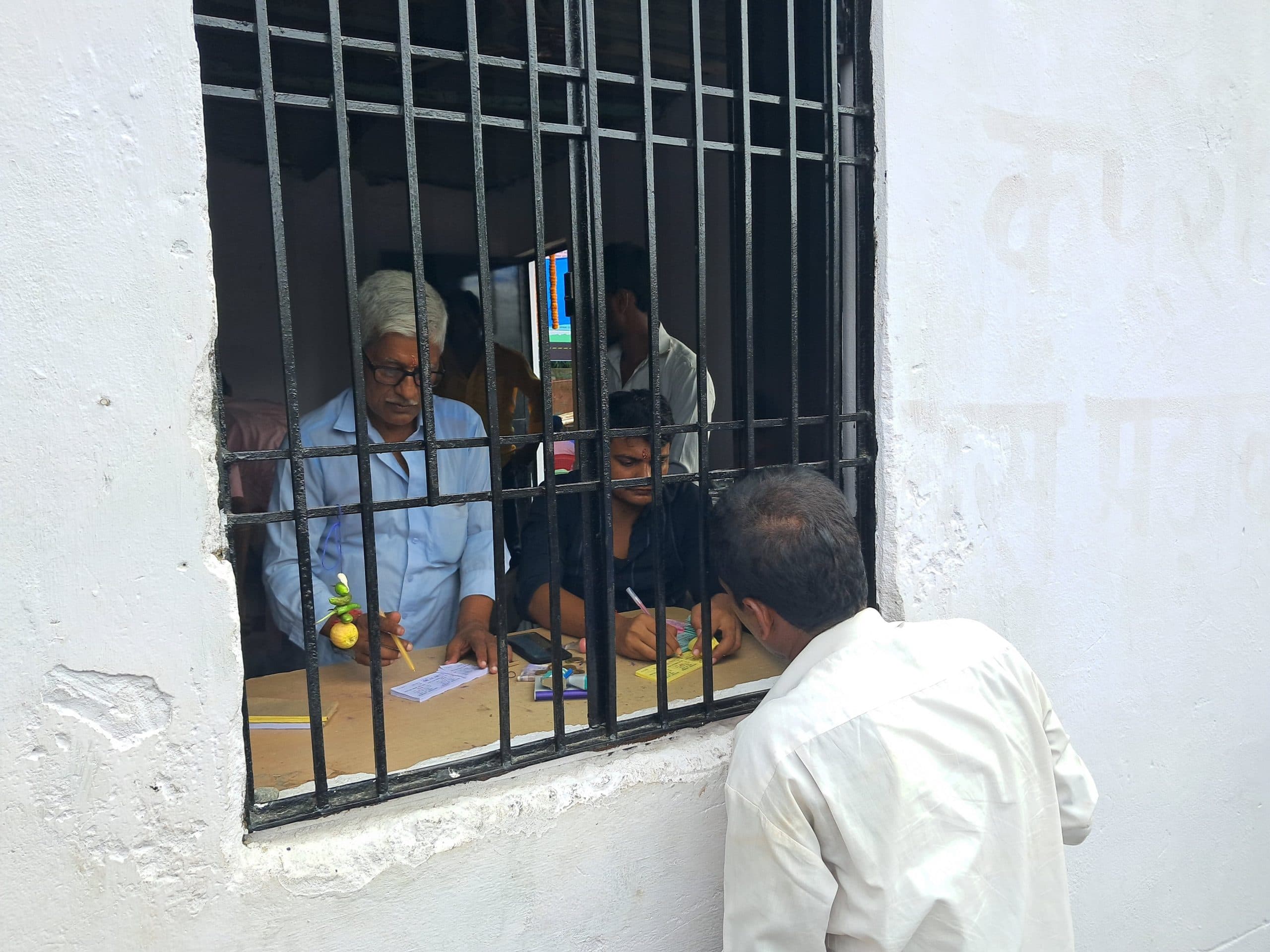 Samastipur News: कर्पूरी बस पड़ाव में विभागीय वसूली बंद, टेंडर के बाद नये सिरे से काम काज प्रारंभ