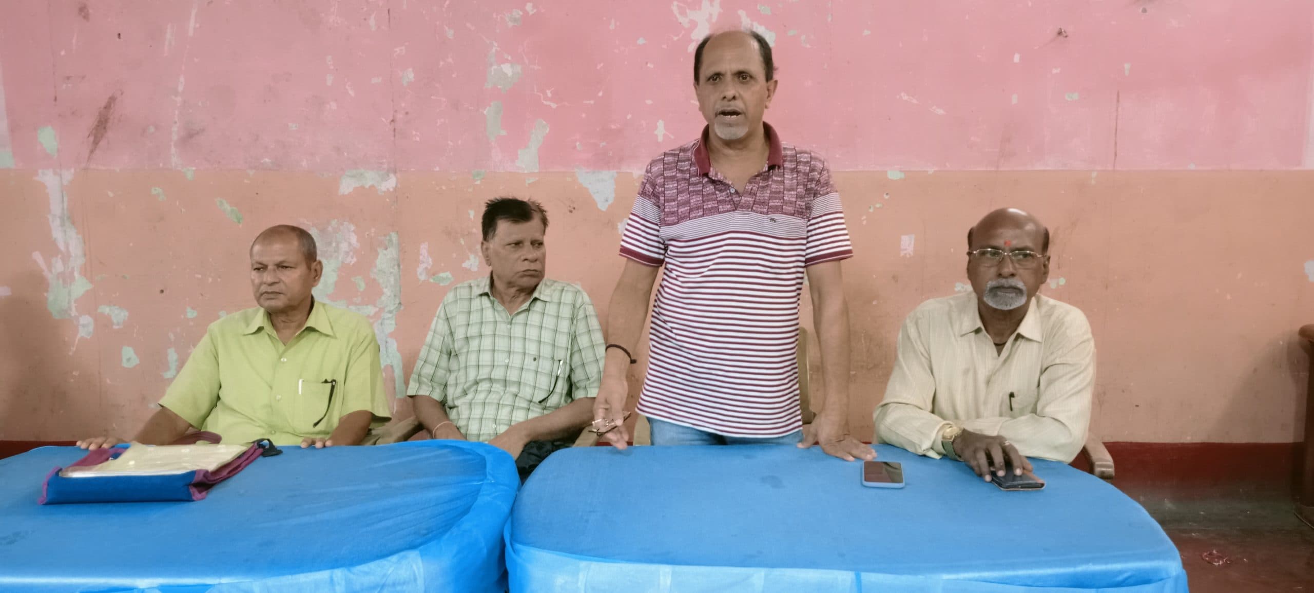 क्वार्टर फी 25 गुना काटे जाने पर जतायी नाराजगी