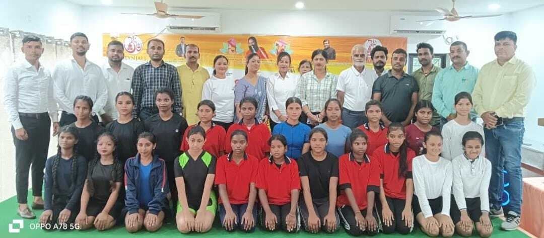 जिला योगासन स्पोर्ट्स प्रतियोगिता में रविदास योग केंद्र बना विजेता