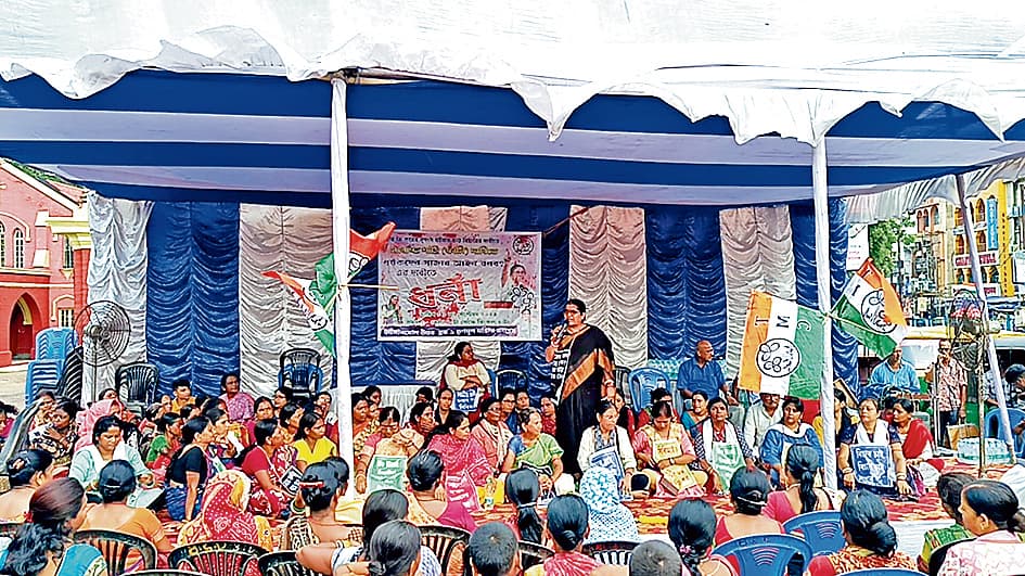 आरजी कर की घटना के खिलाफ महिला तृणमूल कांग्रेस का प्रदर्शन