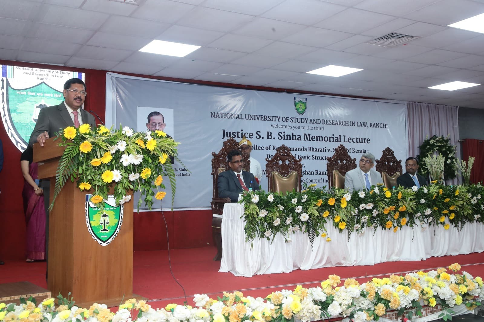 Ranchi News : कानूनी पेशे में मेहनत और समर्पित रहना जरूरी : जस्टिस गवई