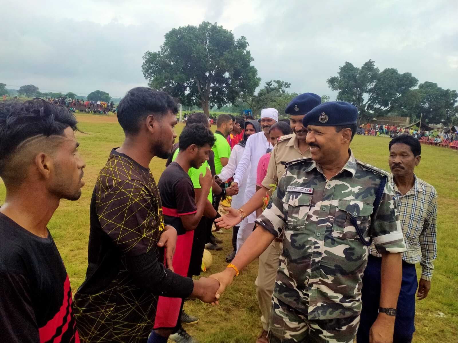 Football: शहीद एतवा उरांव फुटबॉल टूर्नामेंट का उदघाटन, तिगरा परिवार एफसी सेमीफाइनल में