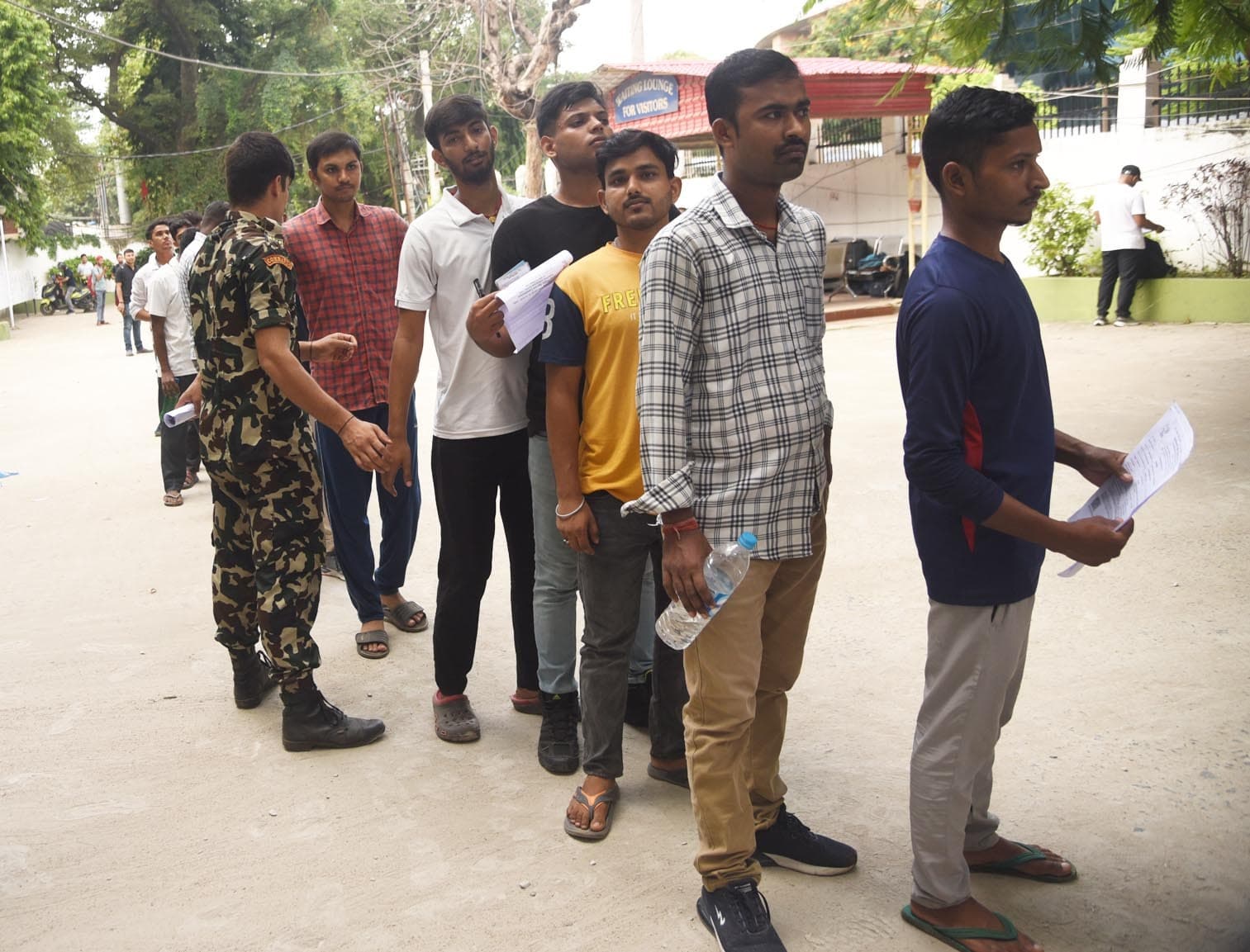 सीडीएस व एनडीए की परीक्षा में गणित के सवाल रहे कठिन