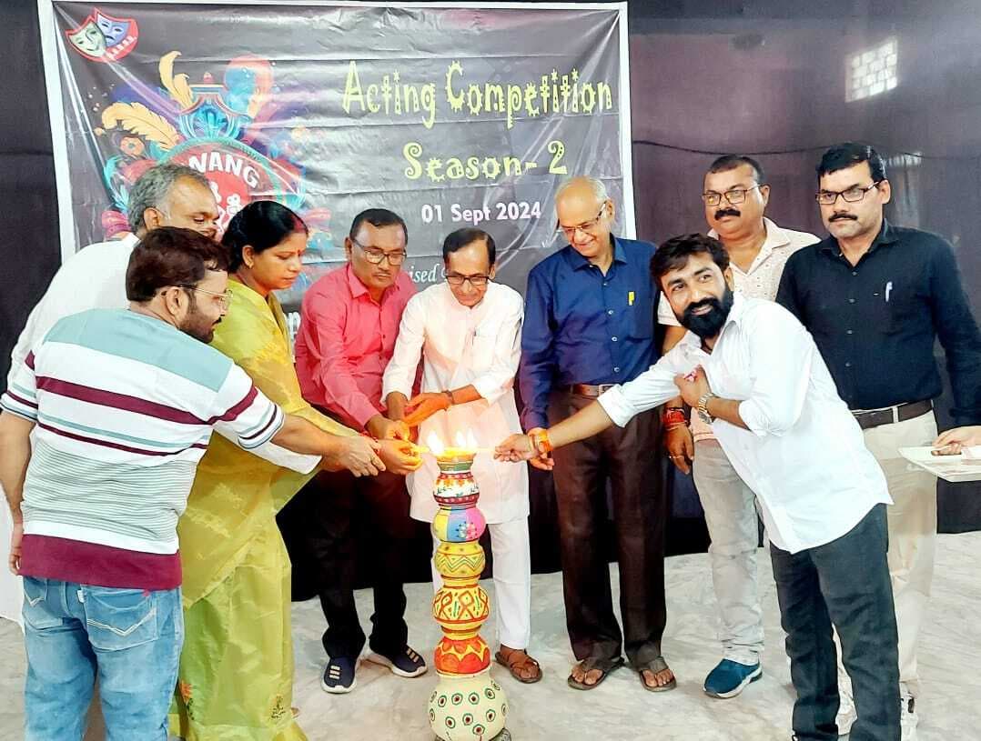 देश में हो रहे महिलाओं के साथ अत्याचार पर रंगमंच के कलाकार ने किया अभिनय