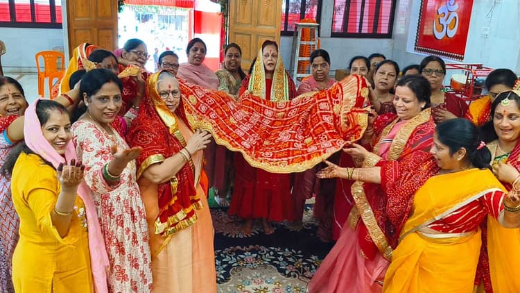 राणी शक्ति दादी मंदिर में मनाया गया चुनरी उत्सव