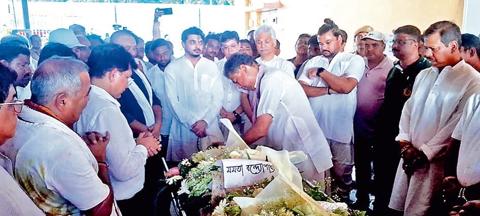 पंचतत्व में विलीन हो गयीं पूनम झा आजाद, सीएम ने भेजा शोकपत्र