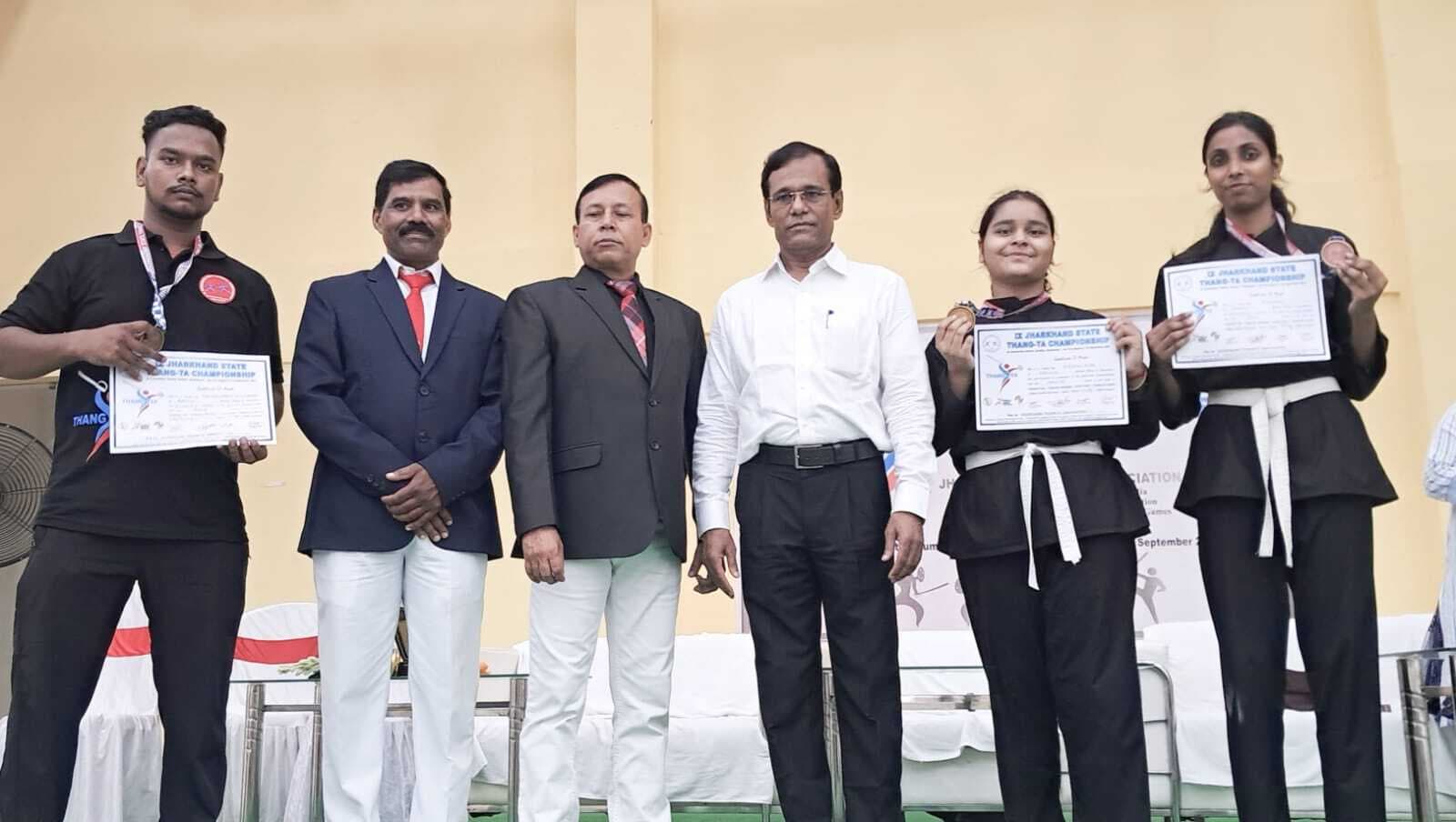 Thang-ta: राज्य थांग-टा चैंपियनशिप में रांची के कौशिकी व रामस्वरूप को स्वर्ण