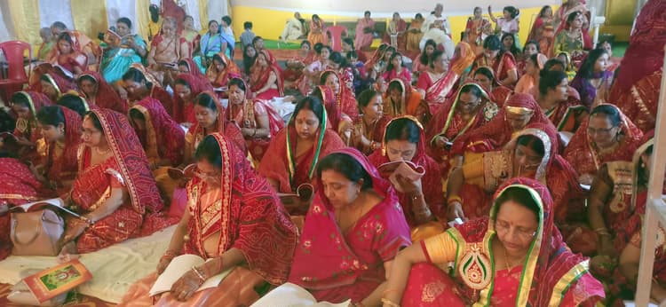 सजी दादी की मनमोहक झांकी, बही भक्ति की गंगा