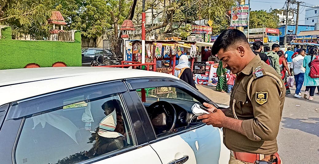 यातायात पुलिस ने अगस्त माह में वसूले 43 लाख छह हजार रुपये