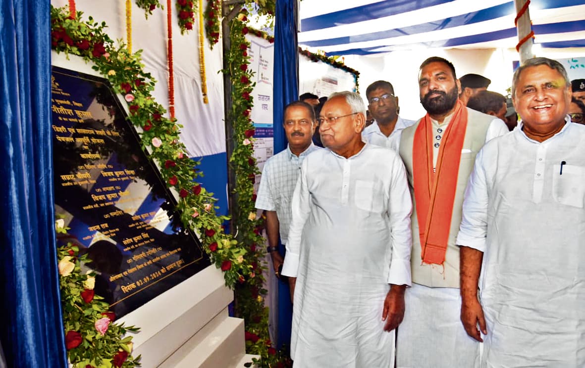 सीएम ने 12 तरह के लाभार्थियों को दिया योजनाओं का लाभ