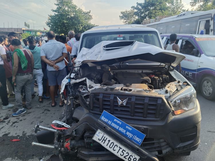 पेटरवार में सड़क हादसे में एक युवक की मौत, दूसरे की हालत गंभीर