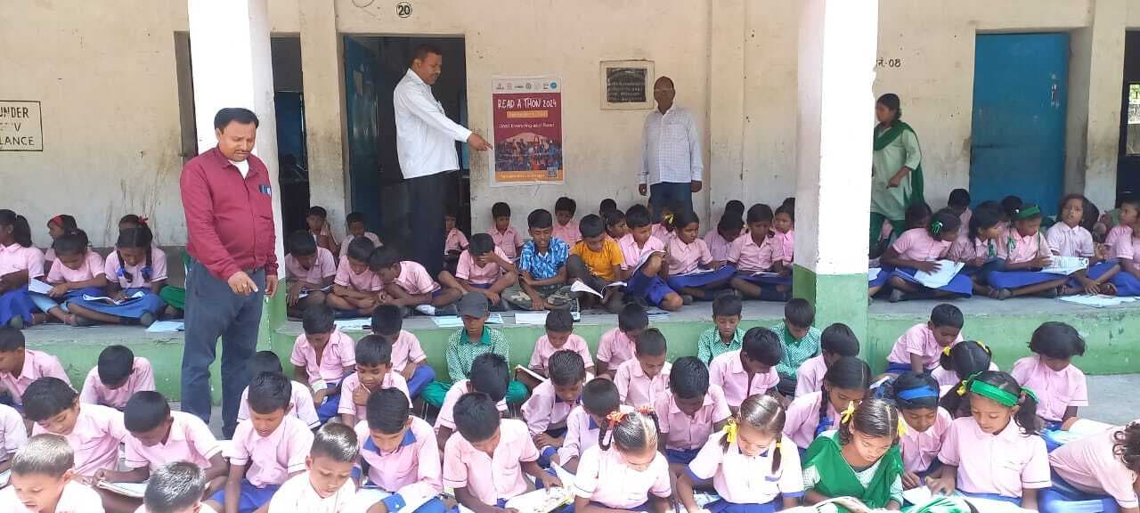 पीएम श्री मध्य विद्यालय में रीड-ए-थाउन कार्यक्रम