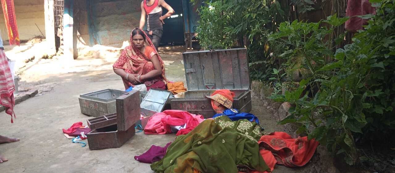 एक ही रात में आठ घरों से नकदी सहित पांच लाख की संपत्ति की चोरी