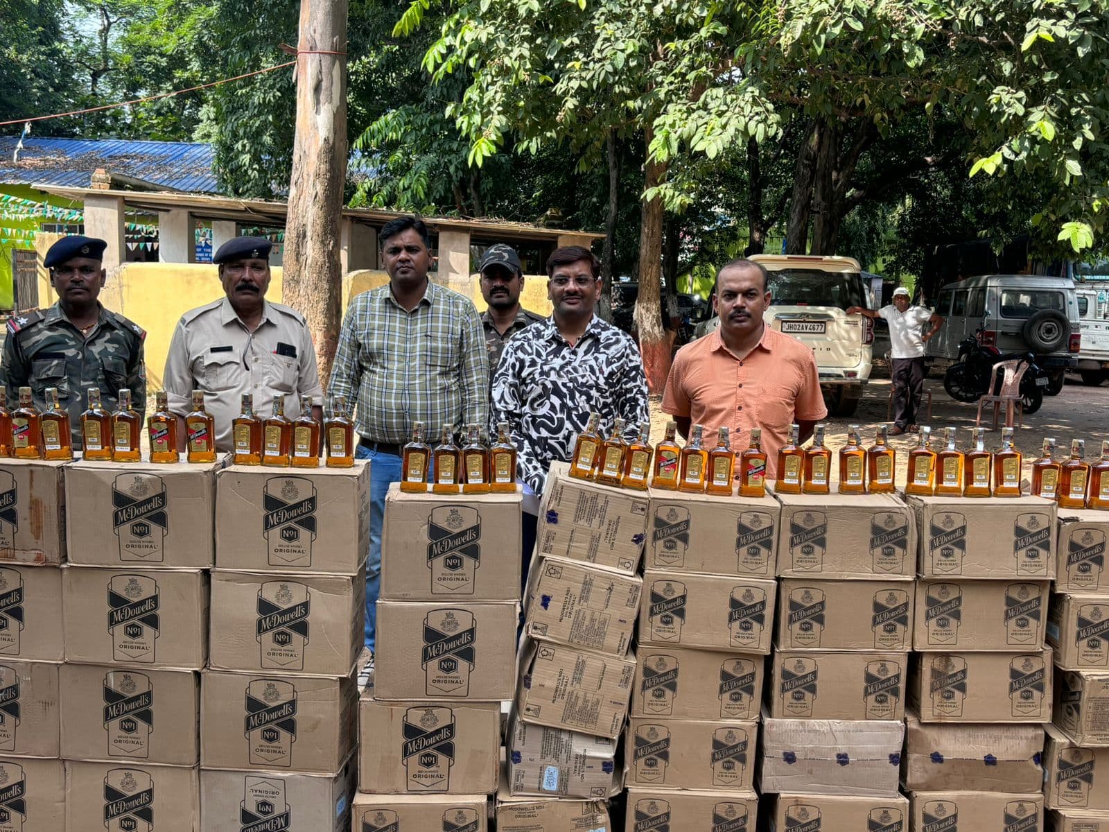 चंडीगढ़ से बिहार जा रही  "40 लाख की शराब पदमा में जब्त